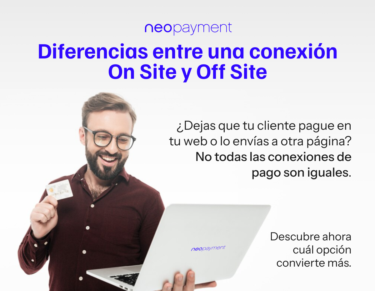 Diferencias entre una conexión On Site y Off Site en pagos en línea – Cliente feliz usando laptop para pagar con tarjeta en sitio web con Neopayment Panamá